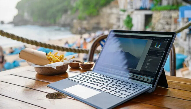 娱乐办公两不误，Latitude 7350 可拆卸式笔记本电脑就是旅途最佳伴侣！