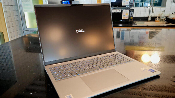 【评测报告】戴尔16 Plus笔记本电脑：轻盈的大家伙